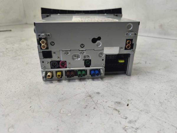 RADIO MERCEDES CLASS-E - Vue 5